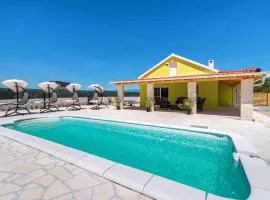 Nice Home In Zemunik Donji With Wifi