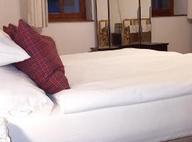 Fűr&eacute;szmalom vend&eacute;gh&aacute;z, acomoda&ccedil;&atilde;o com cozinha em Matrakeresztes