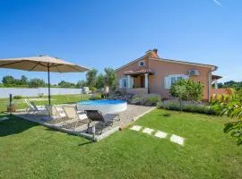 Three-Bedroom Holiday Home In Bibici