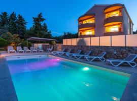 Holiday Home Ivusini Xiv V، فندق في زدريلاك