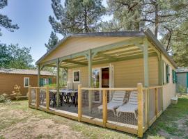 Beautiful Home In La Faute-Sur-Mer, hotel in La Faute-sur-Mer