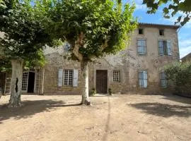 Les 3 Platanes