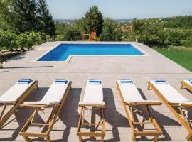 Two-Bedroom Holiday Home In Zagreb
