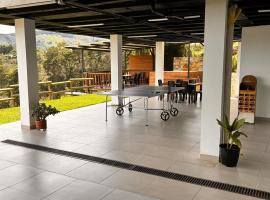 HOSPEDAJE VILLA SAMARA, hotel v destinaci Guatapé