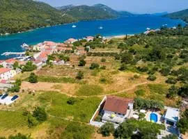 Stunning Home In Broce With Wifi