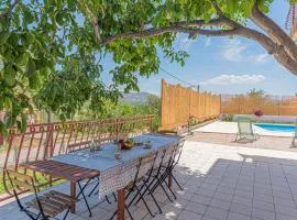 2 Bedroom Lovely Apartment In Danilo