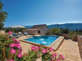 2 Bedroom Nice Home In Stari Grad