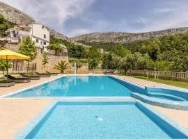 Beautiful Home In Solin