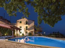 Lovely Home In Podstrana