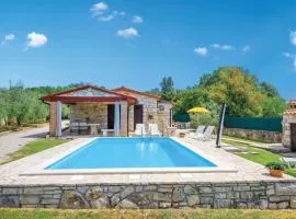 2 Bedroom Awesome Home In Rovinj