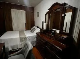 Vintage Room In A Shared House - Sherbrooke