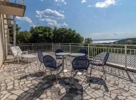 5 Bedroom Awesome Home In Povile