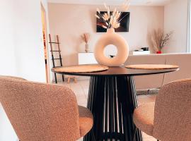 Le Terminal T2 Blagnac - parking -aéroport-Airbus- Meett、ブラニャックのホテル