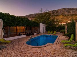 Holiday Home Omiska I, hotel a Dugi Rat (Punta Lunga)