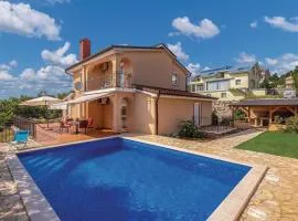 Stunning Home In Smrika