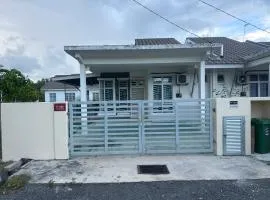 Ct tiara homestay、Kampung Kolamのグランピング施設
