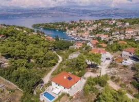 Amazing Home In Supetar