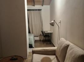 Habitación tipo monoambiente โรงแรมในซาน ลอเรนโซ