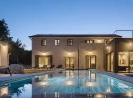 Villa Mons Caldera