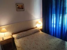 Departamento 4 personas en edificio frente al mar