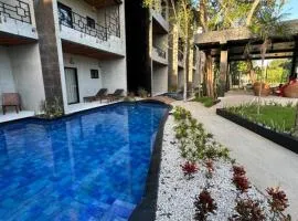Jungle Penthouse w private rooftop, AC and WiFi