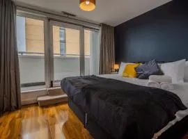 2 Bedroom Cosy Penthouse in London