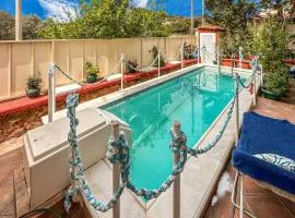 3 Bedroom Cozy Home In Koropi