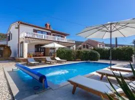 Cozy Apartment In Punat With Sauna