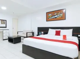 RedDoorz Plus at Evangelista Street Makati