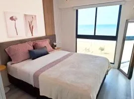 Suite de Lujo Frente al Mar Full amoblada