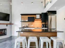 Condo moderne, escapade vacance, vue sur montagnes, hotel v destinaci Mont-Tremblant
