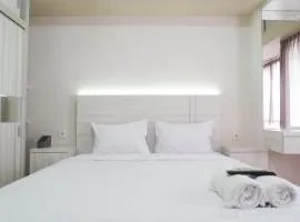 Spacious Studio Apartment Accses to Pakuwon Mall at Tanglin Supermall Mansion By Travelio