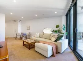 Serene 2BR Apt in the Radiant City of Civic - Hosted by Canstay