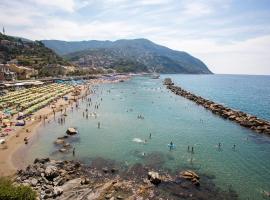 2 Bedroom Awesome Apartment In Moneglia, hotell i Moneglia