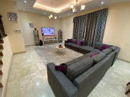 3 Bedroom Villa In Sharjah Near Heerah Beach, hotel v destinaci Sharjah