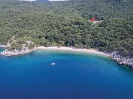 Nice Home In Cres With Wifi