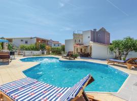 Beautiful Home In Vir With Wifi, hotell sihtkohas Vir