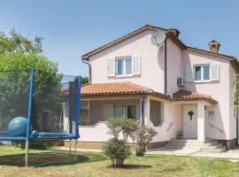 Beautiful Apartment In Marcana With Wifi