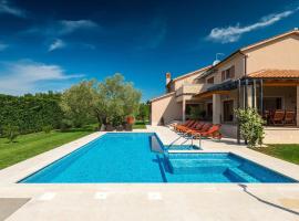 Villa Salambati, hotel in Smoljanci