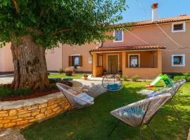 3 Bedroom Cozy Home In Svetvincenat