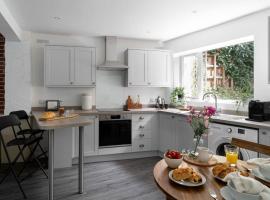 Classy two bed home - close to town centre & beach, hotel v destinaci Exmouth