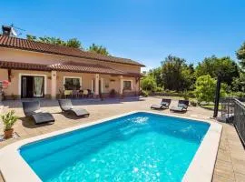 2 Bedroom Gorgeous Home In Veli Brgud
