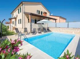 3 Bedroom Stunning Home In Lovrecica