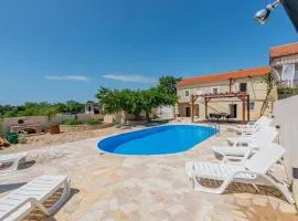 4 Bedroom Gorgeous Home