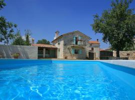 Villa Longo, hotel a Glavani