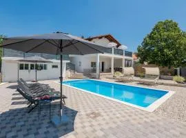 4 Bedroom Lovely Home In Imotski