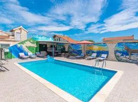 Five-Bedroom Holiday Home In Cista Velika