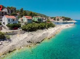 Beautiful Apartment In Prigradica