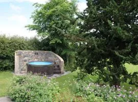 Luxury Large Group Accommodation with Hot Tub