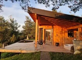 Cocooon Wood, Lodges grand Standing